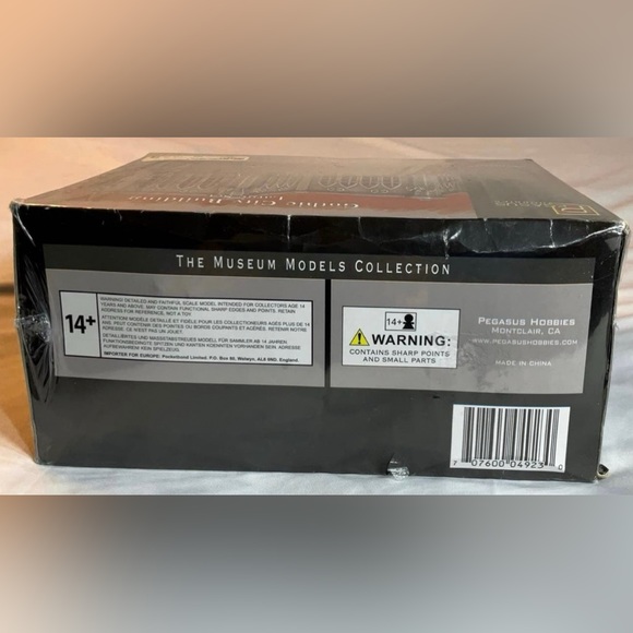 New Sealed Hobby Gothic City Building Lg Set Museum Models Collections - Picture 6 of 6